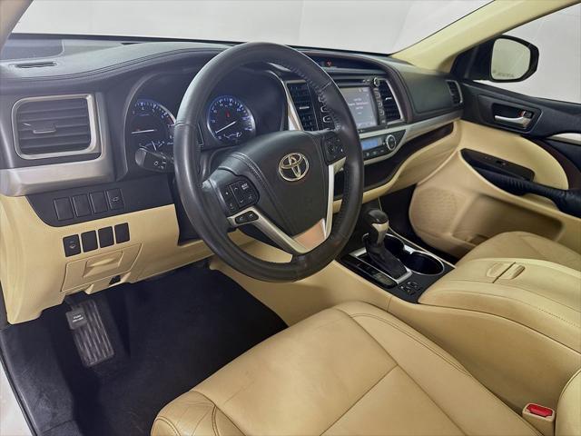 used 2014 Toyota Highlander car, priced at $17,094