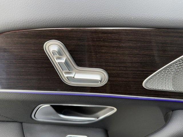 new 2025 Mercedes-Benz GLS 450 car