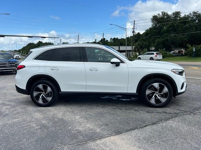 new 2024 Mercedes-Benz GLC 300 car