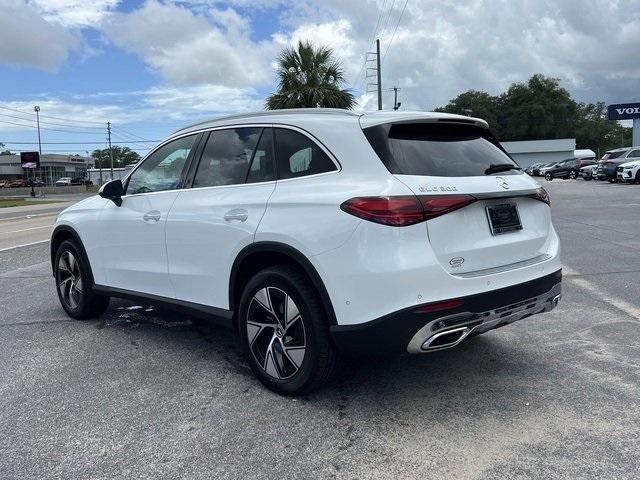 new 2024 Mercedes-Benz GLC 300 car
