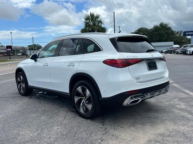 new 2024 Mercedes-Benz GLC 300 car