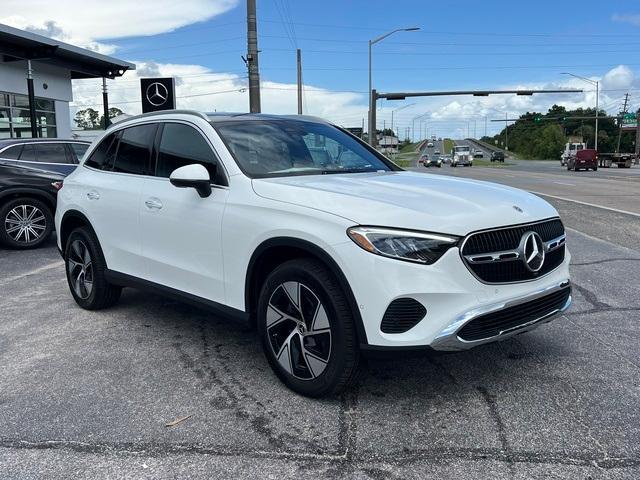 new 2024 Mercedes-Benz GLC 300 car