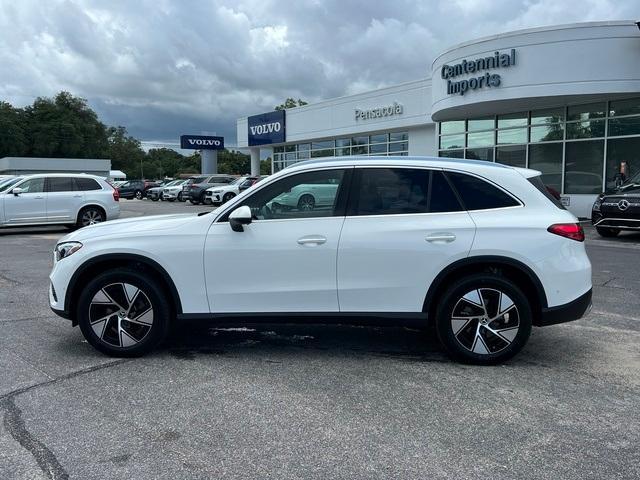 new 2024 Mercedes-Benz GLC 300 car