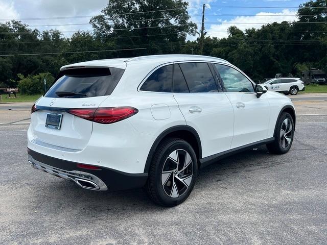 new 2024 Mercedes-Benz GLC 300 car