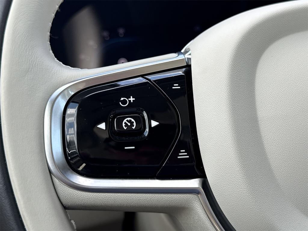 used 2024 Volvo S60 Recharge Plug-In Hybrid car, priced at $48,900