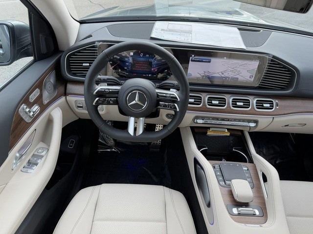 new 2025 Mercedes-Benz GLS 450 car