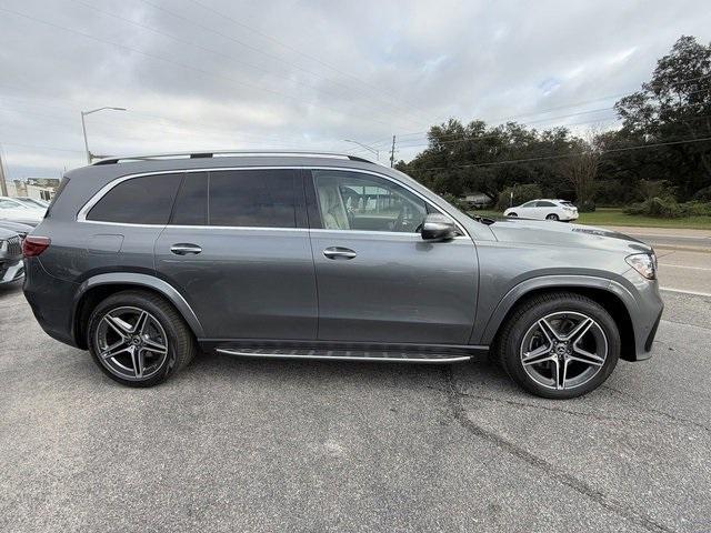 new 2025 Mercedes-Benz GLS 450 car