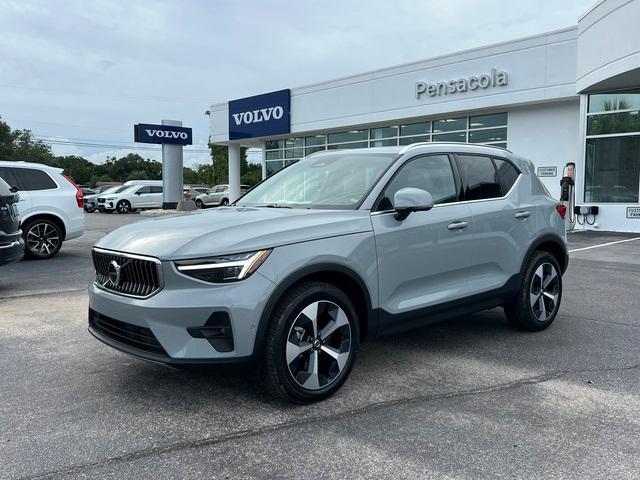 new 2025 Volvo XC40 car