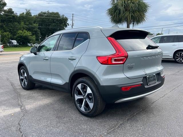 new 2025 Volvo XC40 car