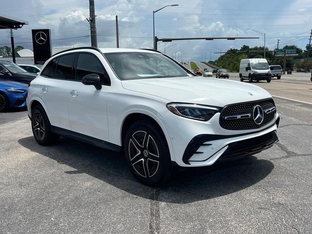 new 2024 Mercedes-Benz GLC 300 car