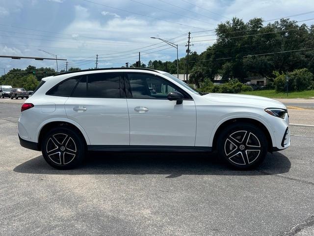 new 2024 Mercedes-Benz GLC 300 car