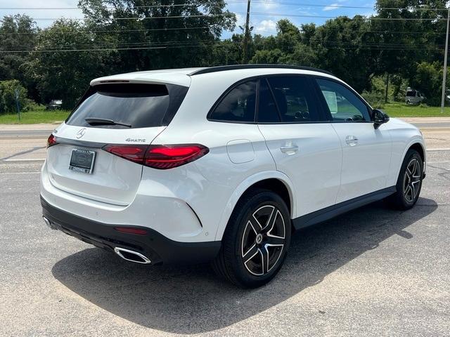 new 2024 Mercedes-Benz GLC 300 car