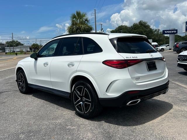 new 2024 Mercedes-Benz GLC 300 car