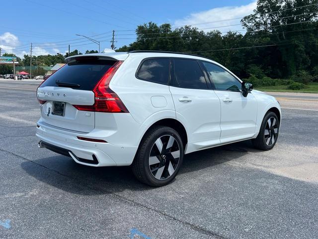 new 2024 Volvo XC60 Recharge Plug-In Hybrid car