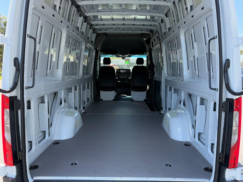 new 2025 Mercedes-Benz Sprinter 2500 car