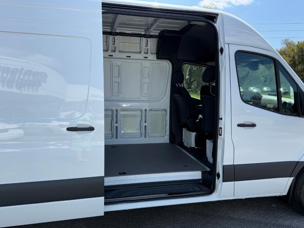 new 2025 Mercedes-Benz Sprinter 2500 car