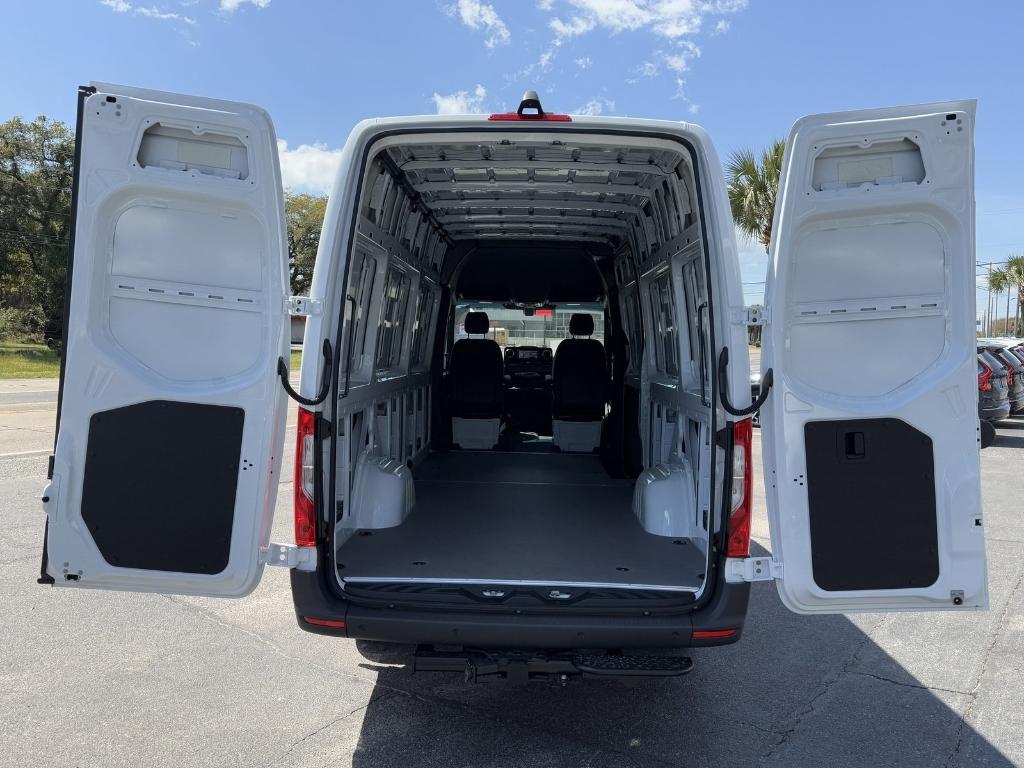 new 2025 Mercedes-Benz Sprinter 2500 car