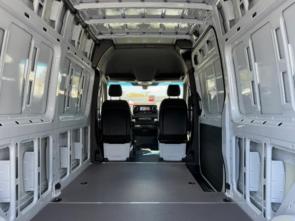 new 2025 Mercedes-Benz Sprinter 2500 car