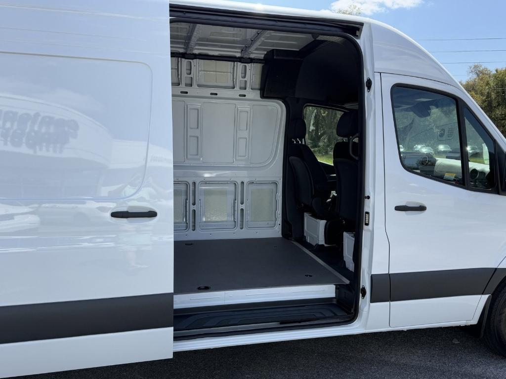 new 2025 Mercedes-Benz Sprinter 2500 car