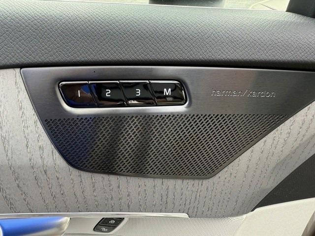 new 2025 Volvo XC90 car