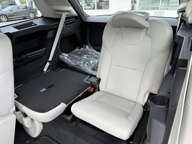 new 2025 Volvo XC90 car