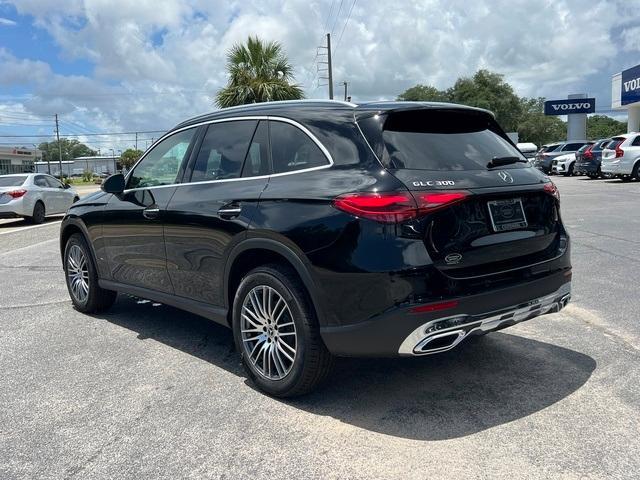 new 2024 Mercedes-Benz GLC 300 car