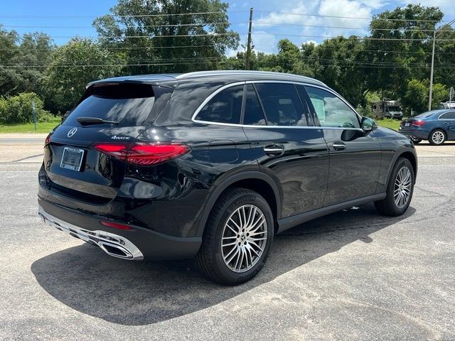 new 2024 Mercedes-Benz GLC 300 car