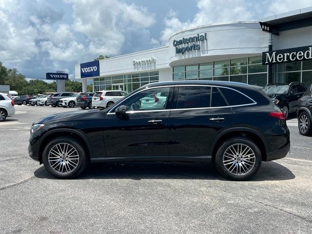 new 2024 Mercedes-Benz GLC 300 car