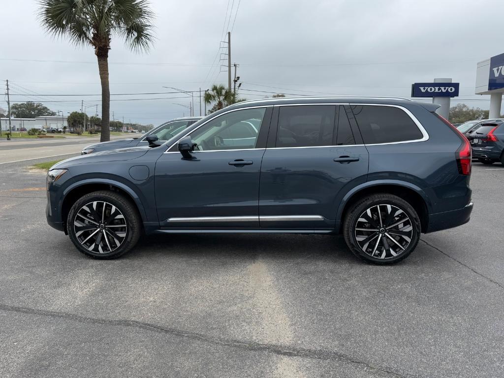 new 2025 Volvo XC90 Plug-In Hybrid car