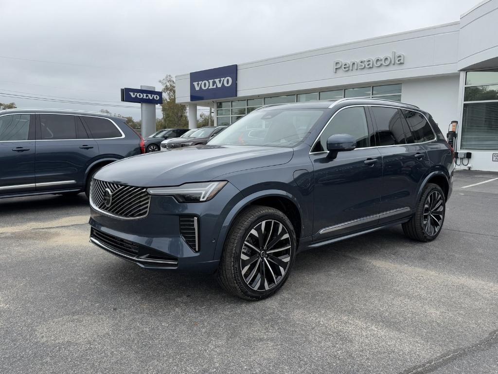 new 2025 Volvo XC90 Plug-In Hybrid car