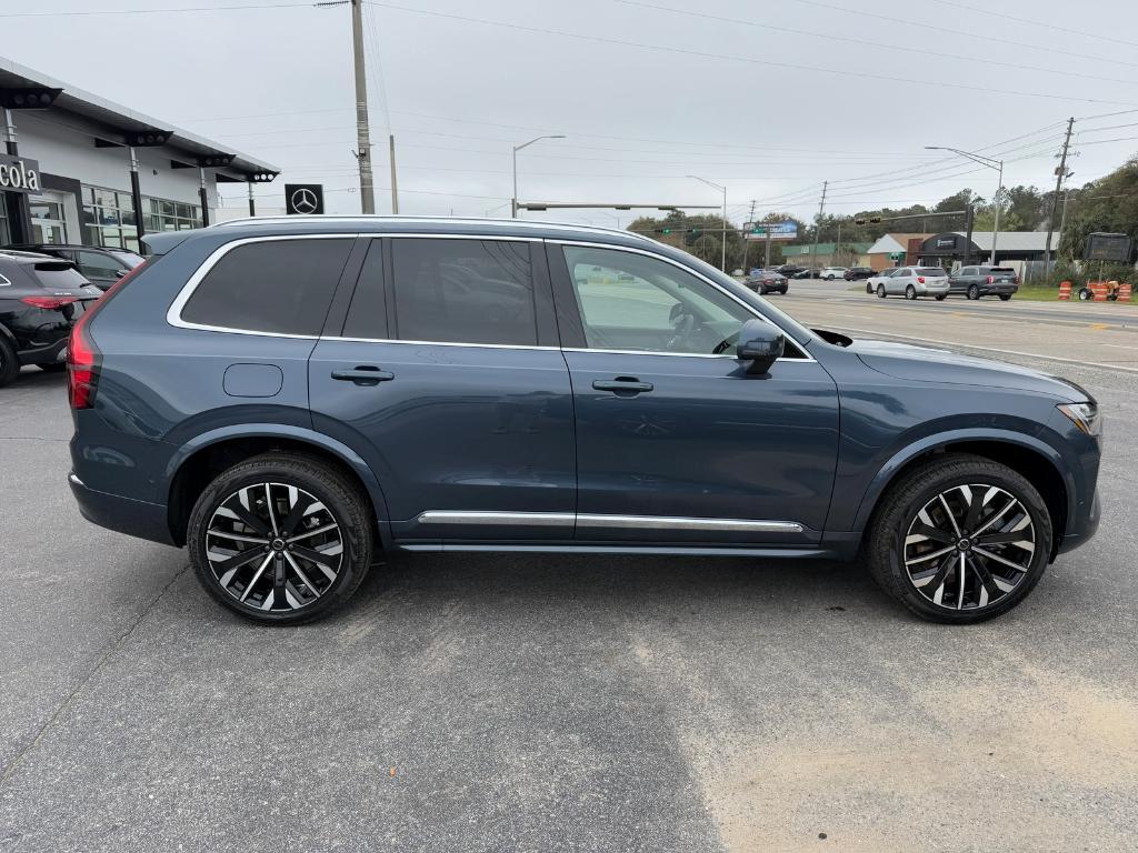 new 2025 Volvo XC90 Plug-In Hybrid car
