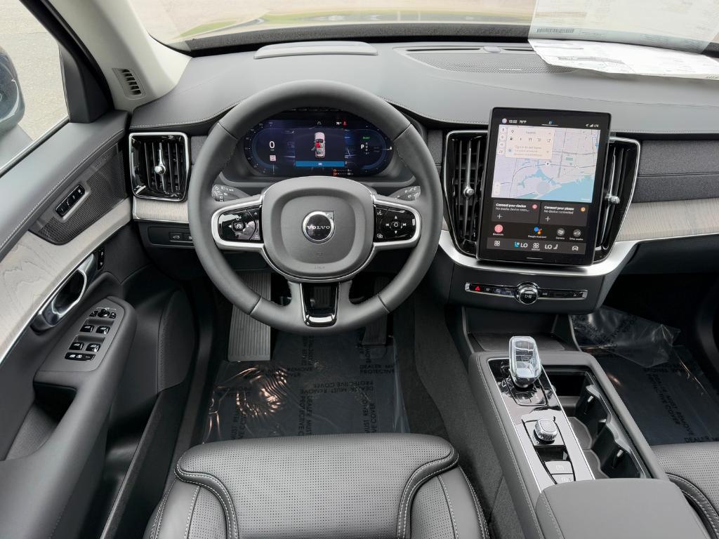 new 2025 Volvo XC90 Plug-In Hybrid car
