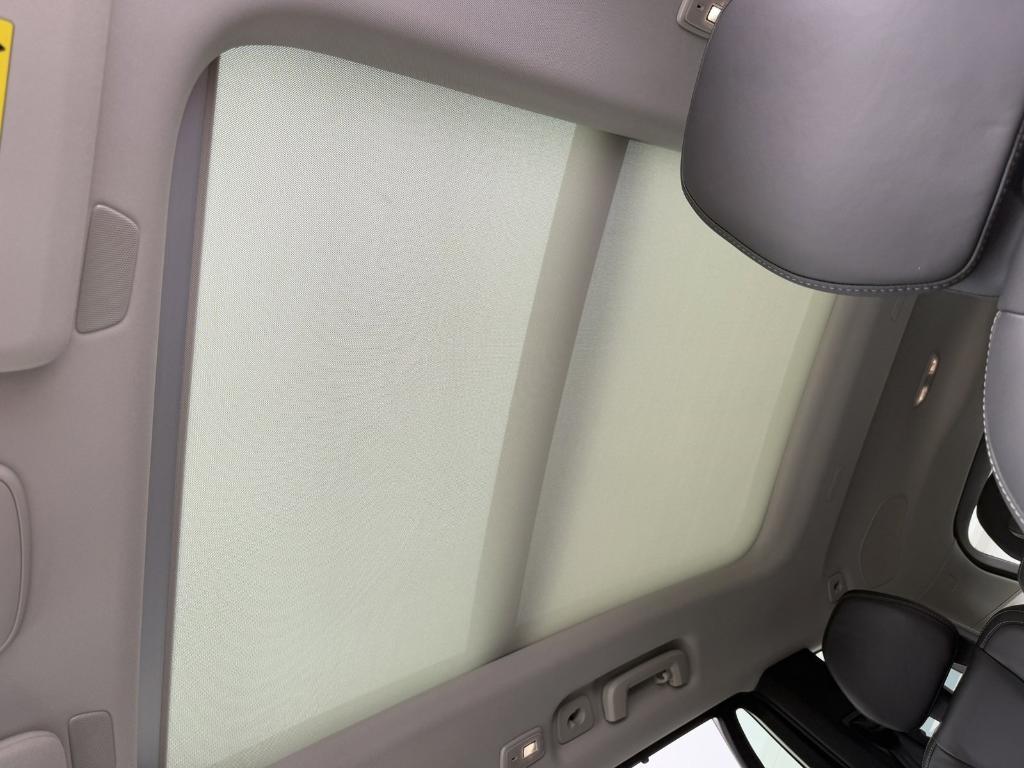 new 2025 Volvo XC90 Plug-In Hybrid car