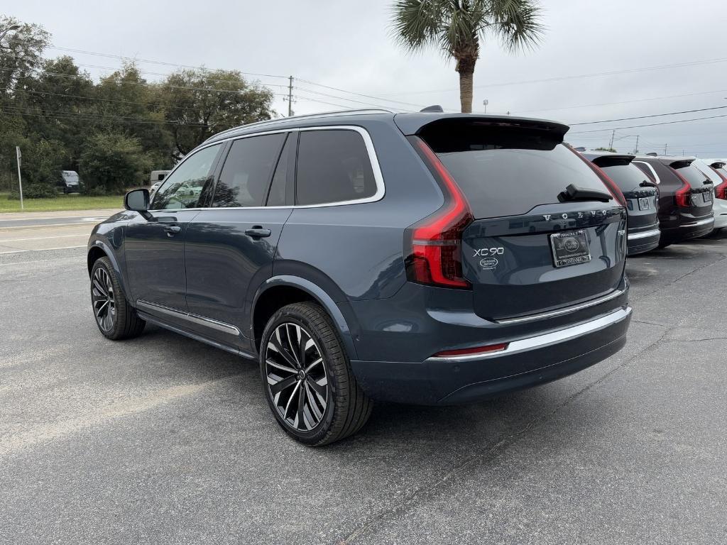 new 2025 Volvo XC90 Plug-In Hybrid car
