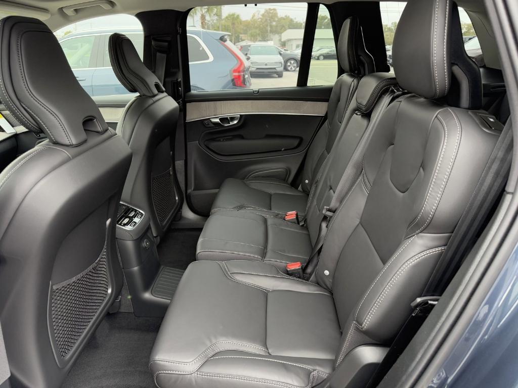 new 2025 Volvo XC90 Plug-In Hybrid car