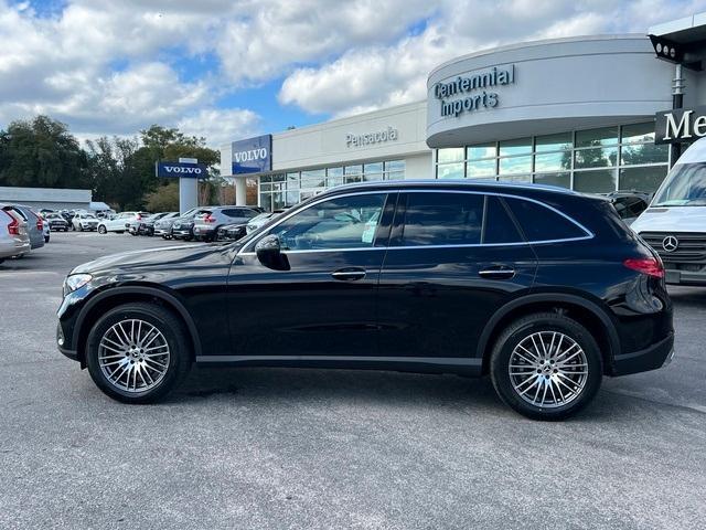 new 2024 Mercedes-Benz GLC 300 car