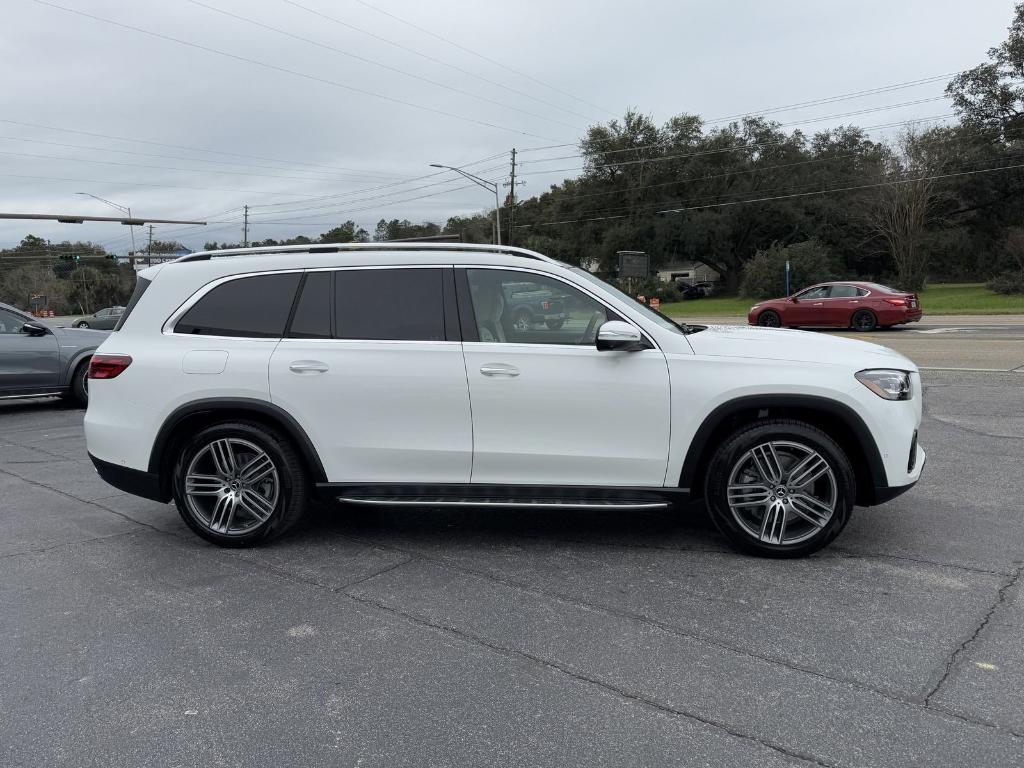 new 2025 Mercedes-Benz GLS 450 car