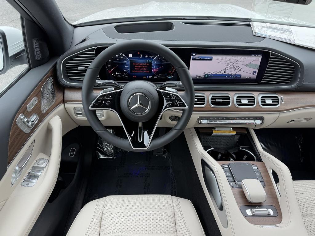 new 2025 Mercedes-Benz GLS 450 car