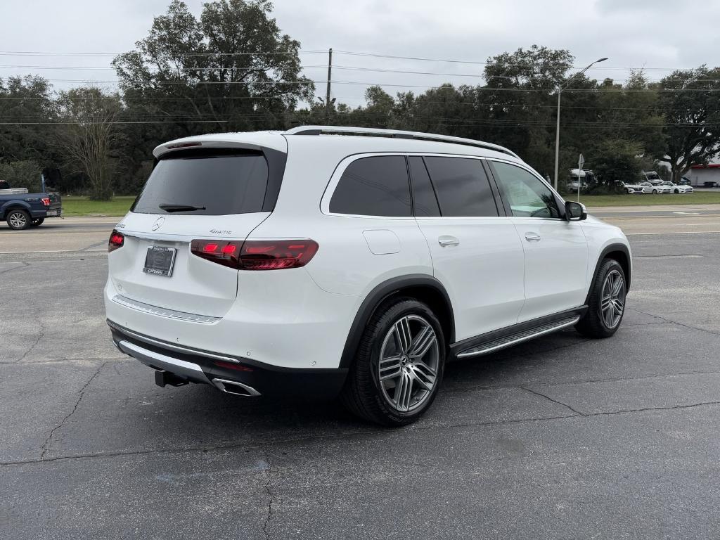 new 2025 Mercedes-Benz GLS 450 car