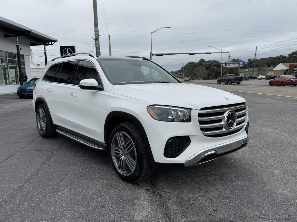 new 2025 Mercedes-Benz GLS 450 car