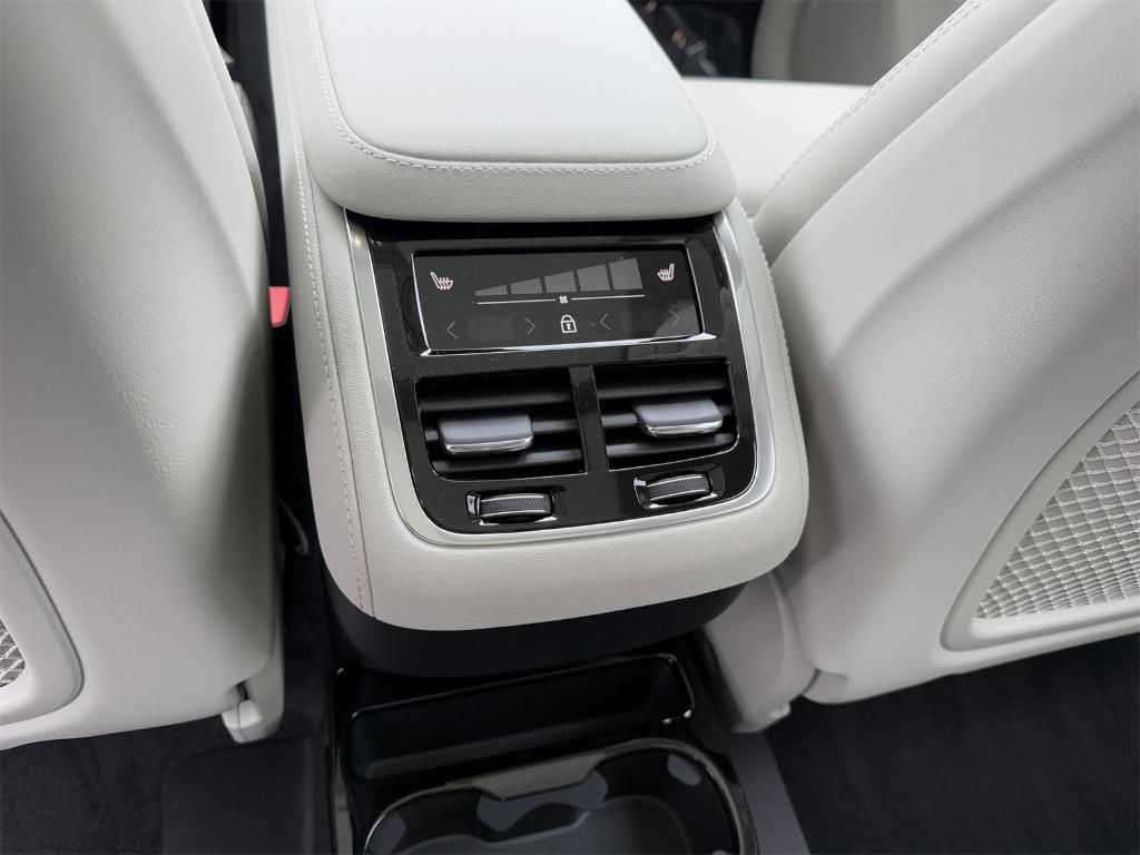 new 2025 Volvo XC90 car