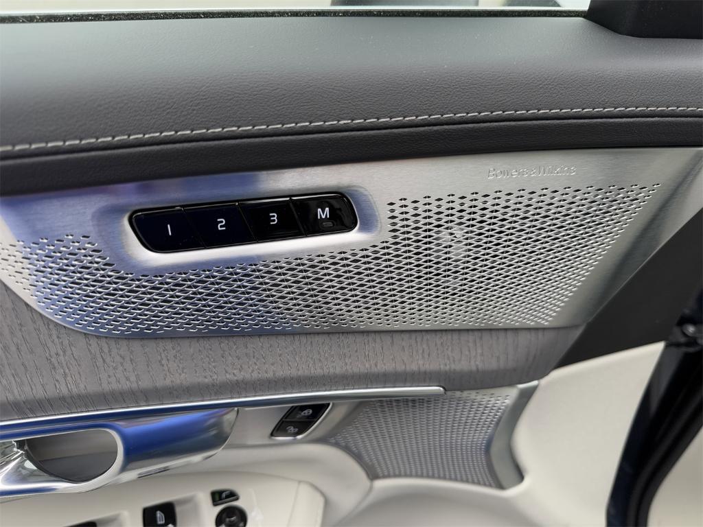 new 2025 Volvo XC90 car
