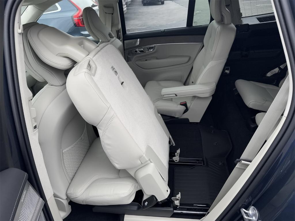 new 2025 Volvo XC90 car