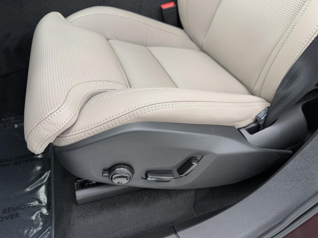 new 2025 Volvo XC90 car