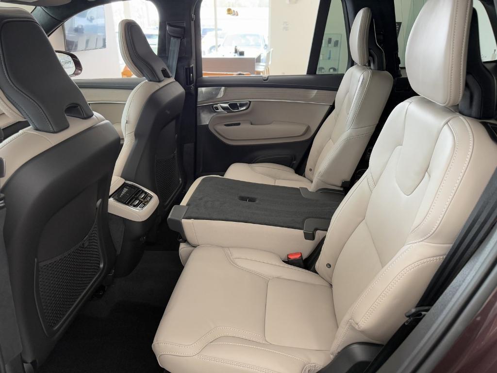 new 2025 Volvo XC90 car