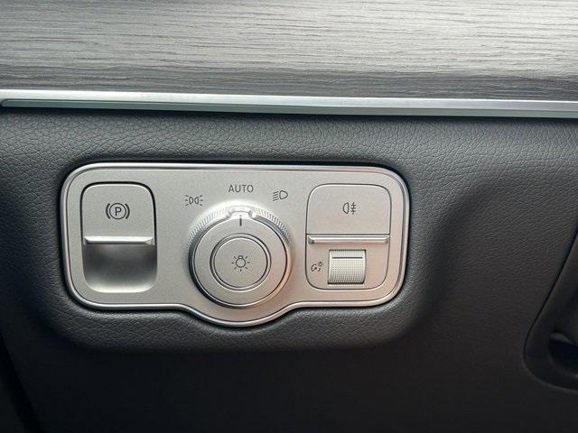 new 2025 Mercedes-Benz GLE 450e car