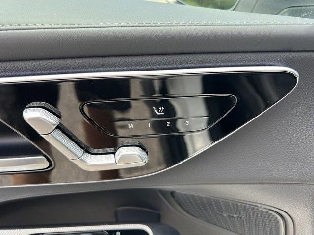 new 2024 Mercedes-Benz GLC 300 car