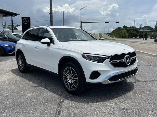 new 2024 Mercedes-Benz GLC 300 car