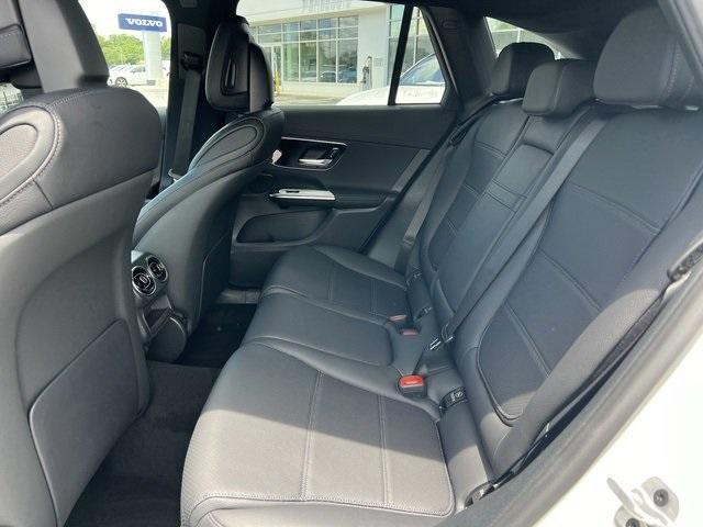 new 2024 Mercedes-Benz GLC 300 car