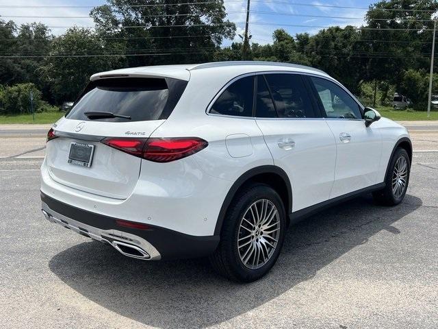 new 2024 Mercedes-Benz GLC 300 car